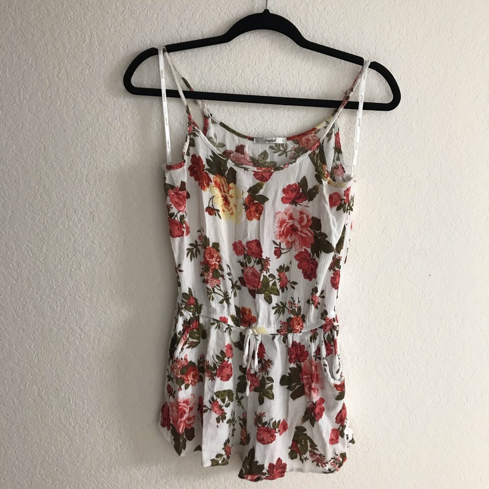 Size SMALL women’s floral romper